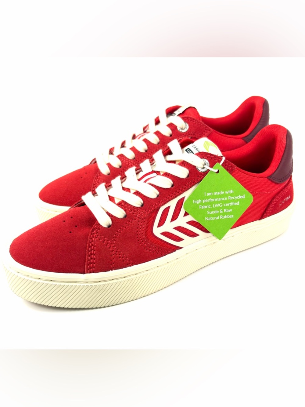 Cariuma Red Suede Low-Top Sneakers with White Laces
